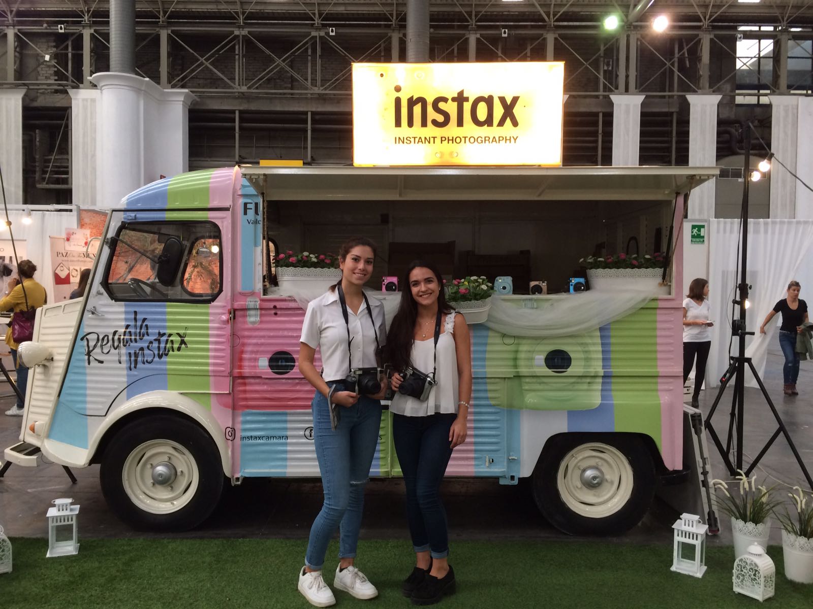 Tour Street - Instax - Truck