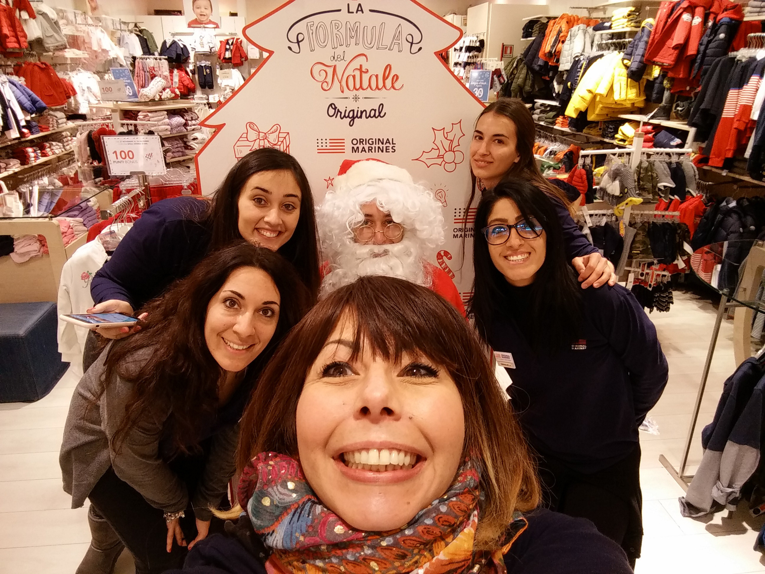 Digital Promoter selfie in negozio Hostess e Promoter