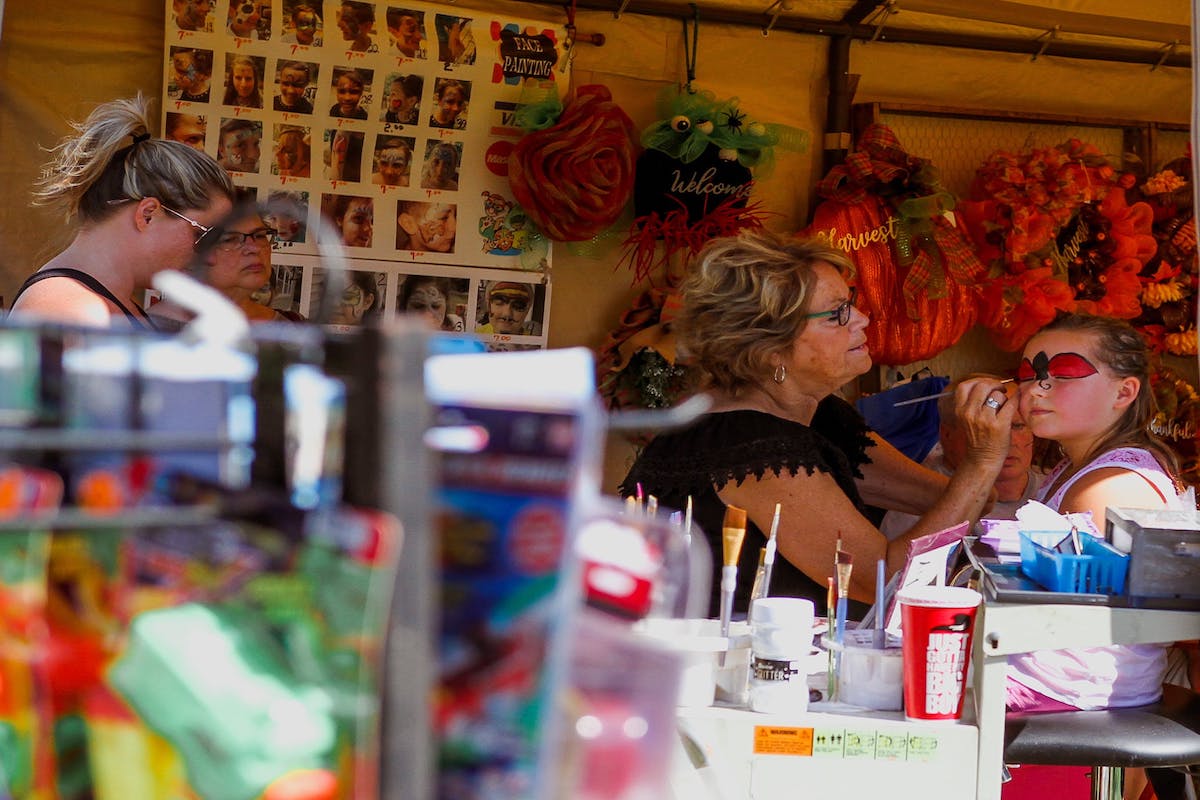 Esempio di allestimento personale e location durante per il marketing di carnevale