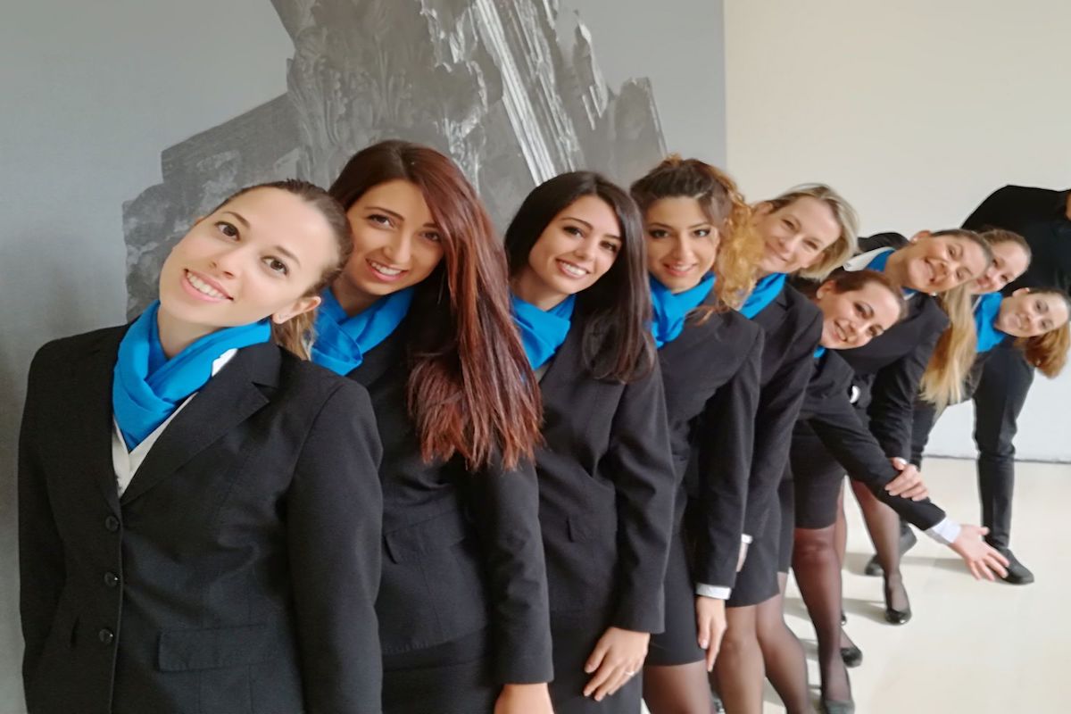 Esempio di foto-presentazione di donne che fanno parte dell'azienda. In questo caso foto di Hostess e Promoter durante un congresso.