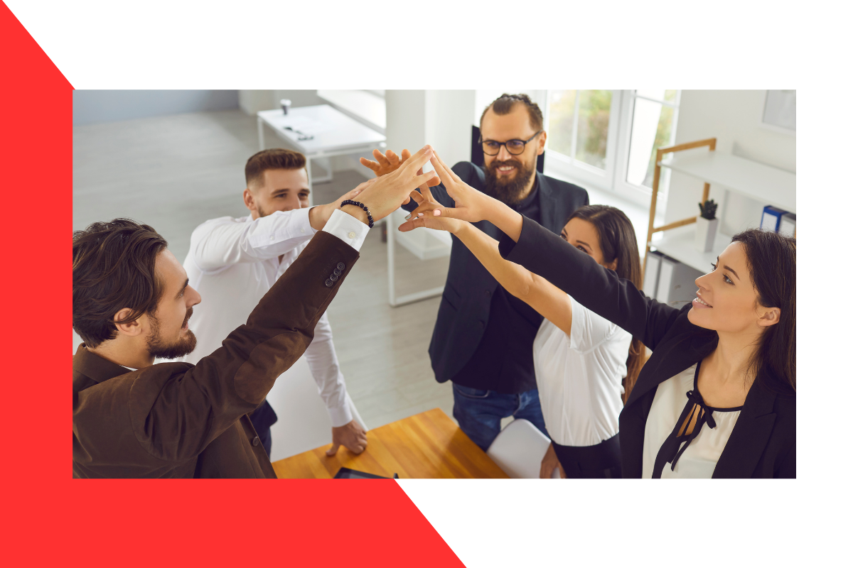 Esempio di gruppo di sales in un momento di motivazione (motivare la forza vendita)
