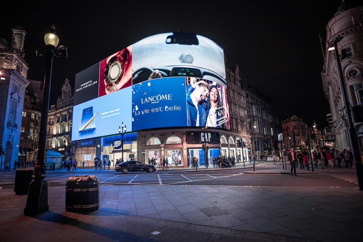 esempio di digital signage per la città di Londra
