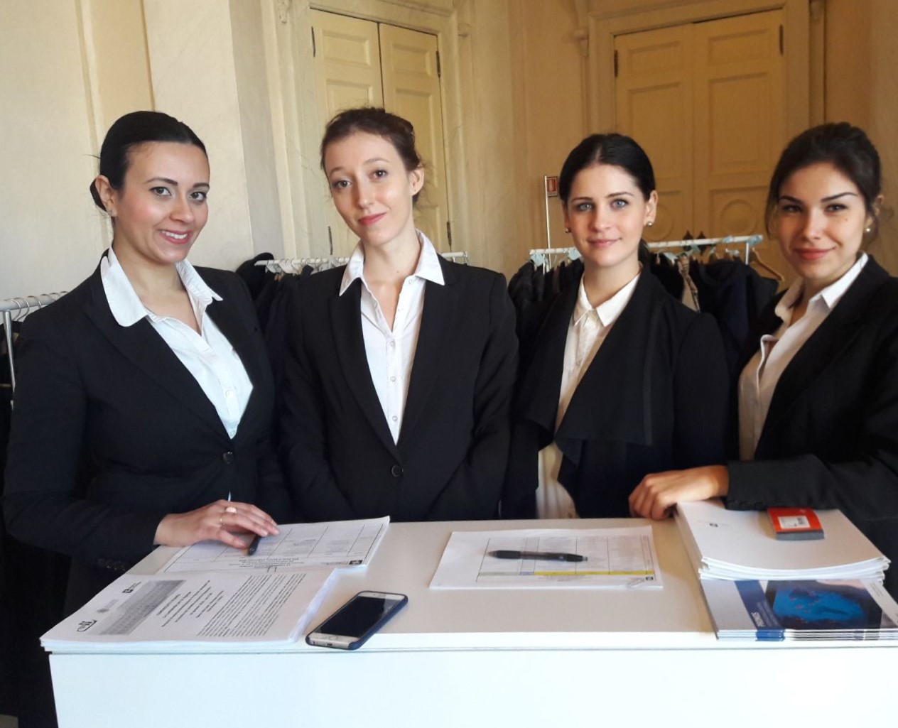 Hostess durante una fiera